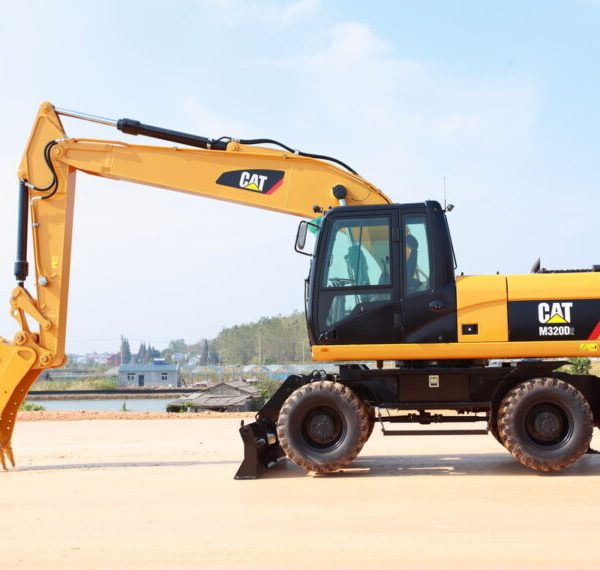 CAT M320D2