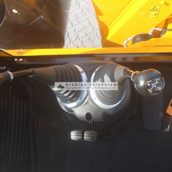 JCB-3DX-24498-11-www.al-quds.com