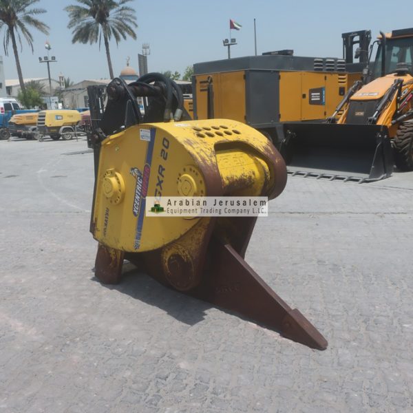 KOMATSU-JGXR20-25139-1-www.al-quds.com