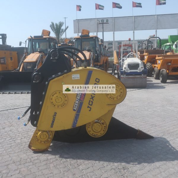 KOMATSU-JGXR20-25140-8-www.al-quds.com